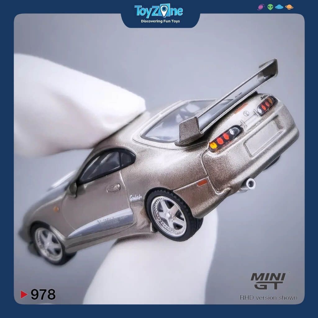 Mô hình xe Toyota Supra VeilSide Combat V-II 1:64 MiniGT
