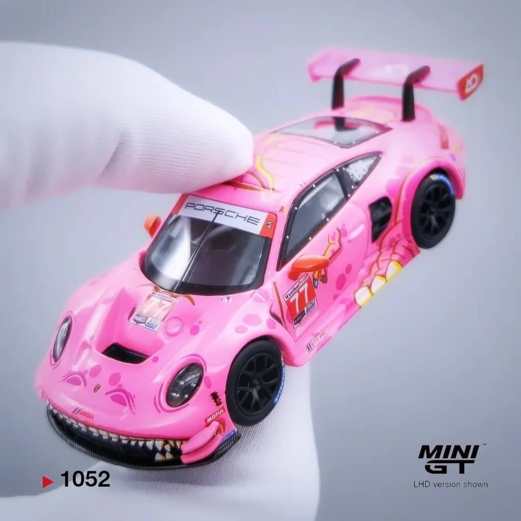 Mô hình xe Porsche 911 GT3 R #77 AO Racing 2024 IMSA Road America 1:64 MiniGT
