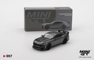  Mô hình Ford Mustang Dark Horse 1:64 MiniGT 