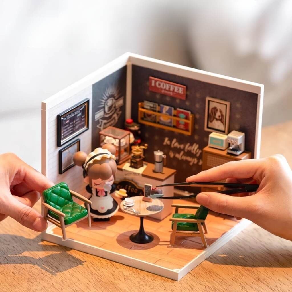Mô hình lắp ráp nhà nhựa DIY Quán Cafe Ấm Cúng Rolife Super Creator Daily Inspiration Cafe DW001 ROBOTIME