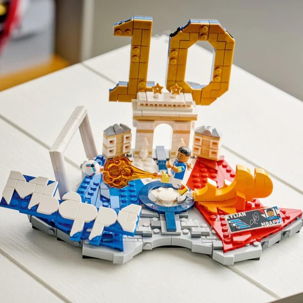 Bộ đồ chơi mô hình lắp ráp Biểu Tượng Sân Cỏ Kylian Mbappé LEGO EDITIONS SPORTS