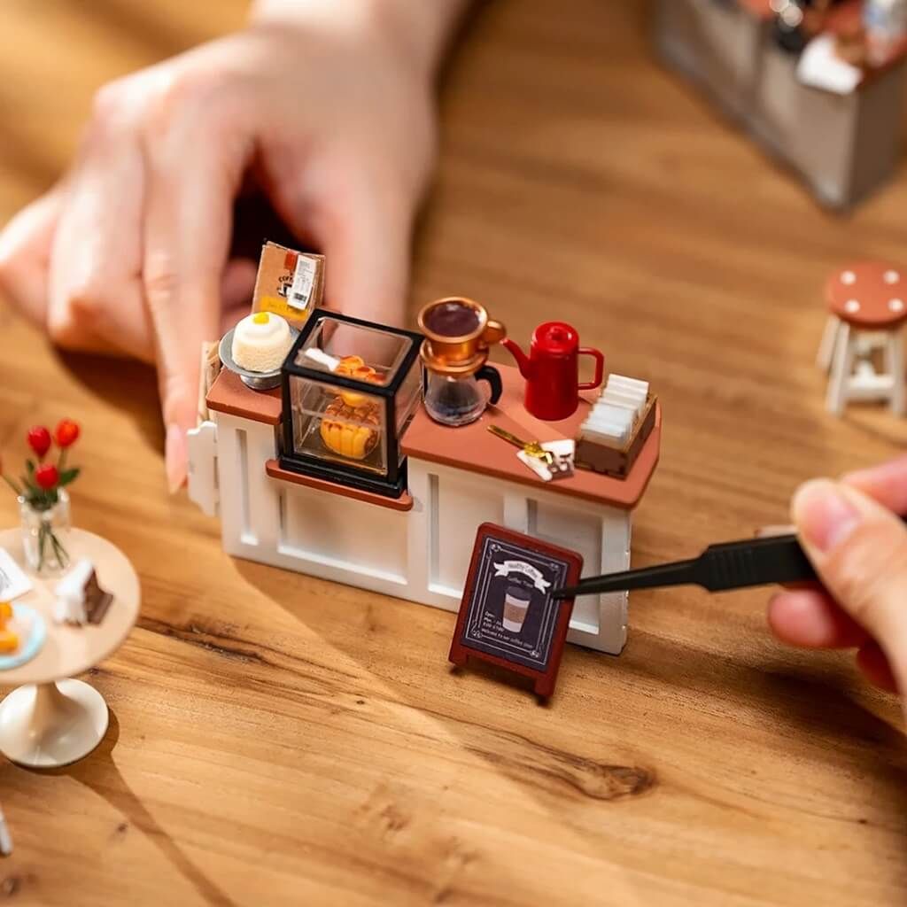 Mô hình lắp ráp nhà gỗ DIY Quán Cà Phê Số 17 Rolife No.17 Café ROBOTIME