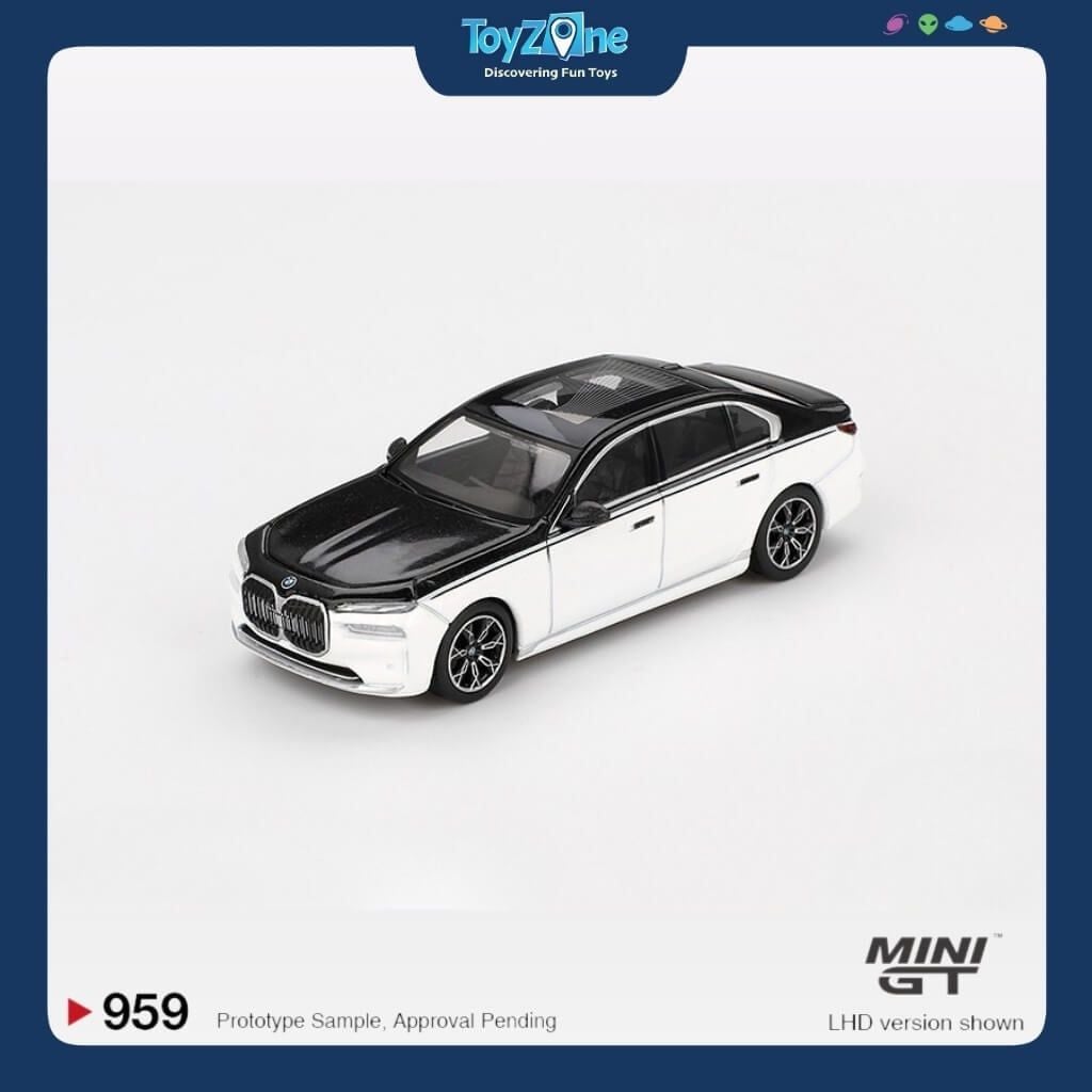 Mô hình xe BMW i7 xDrive60 1:64 MiniGT