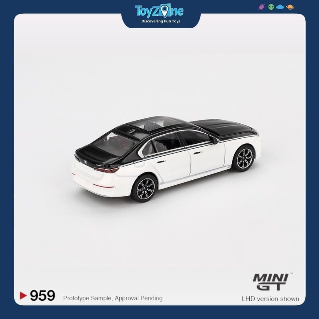 Mô hình xe BMW i7 xDrive60 1:64 MiniGT