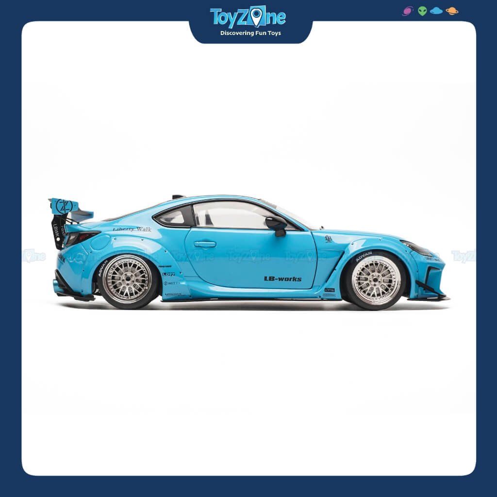 Mô hình xe Toyota GR86 LBWK Body Kit 2024 1:18 SOLIDO