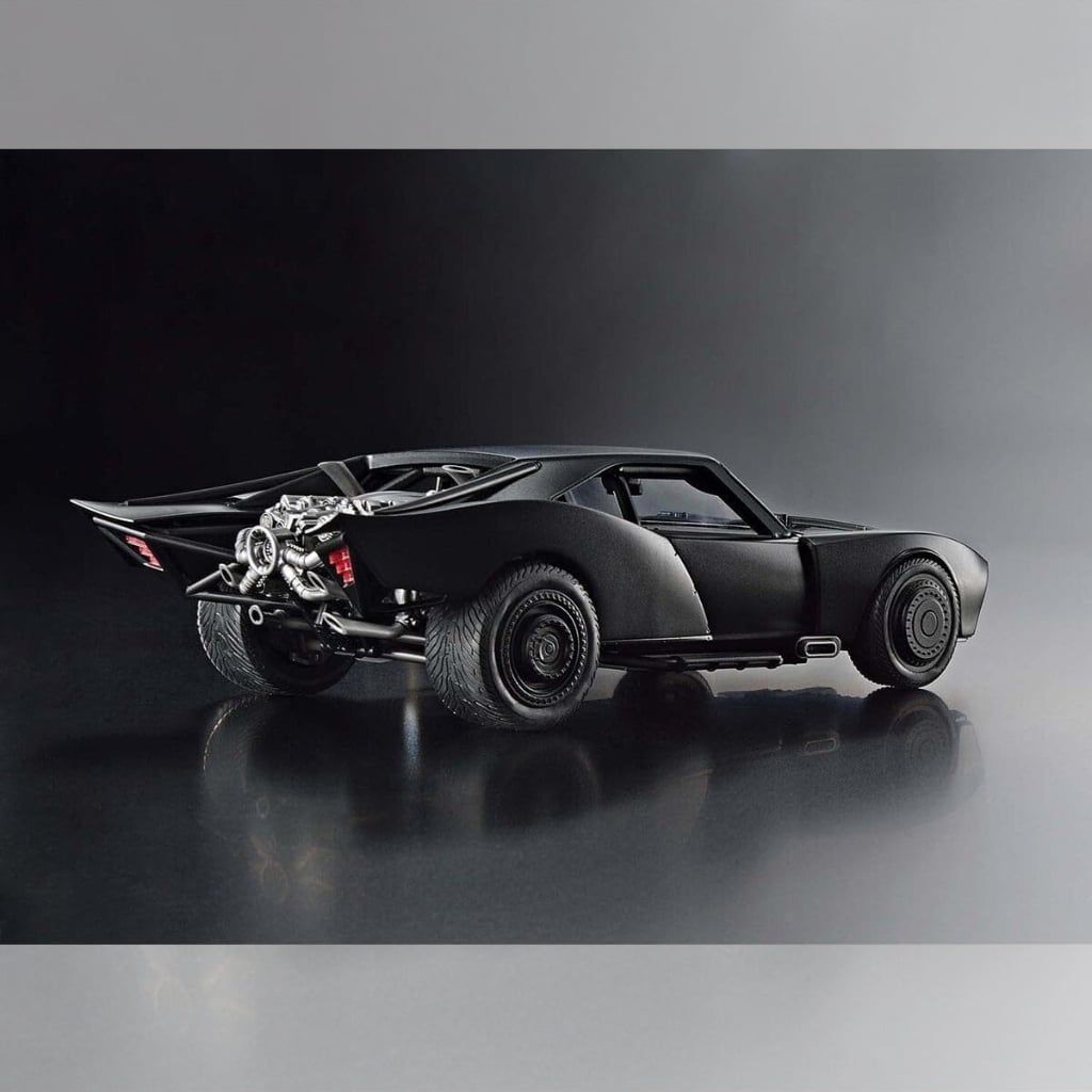 Mô hình lắp ráp DC Batmobile ( The Batman Version ) Model Kit 1/35 BANDAI