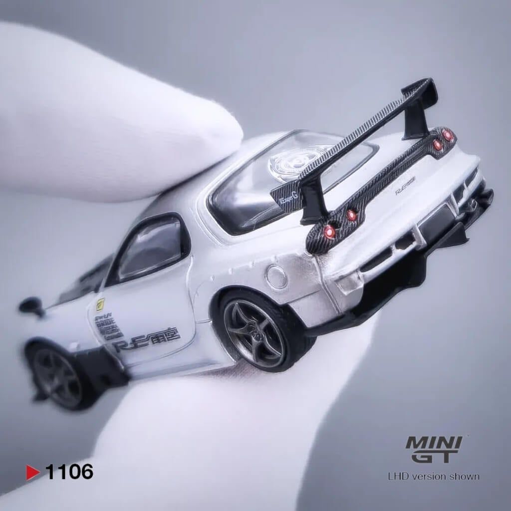 Mô hình xe Mazda RX-7 RE-Amemiya 1:64 MiniGT