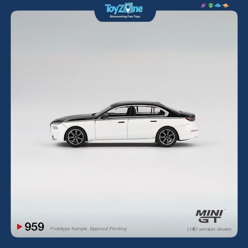 Mô hình xe BMW i7 xDrive60 1:64 MiniGT