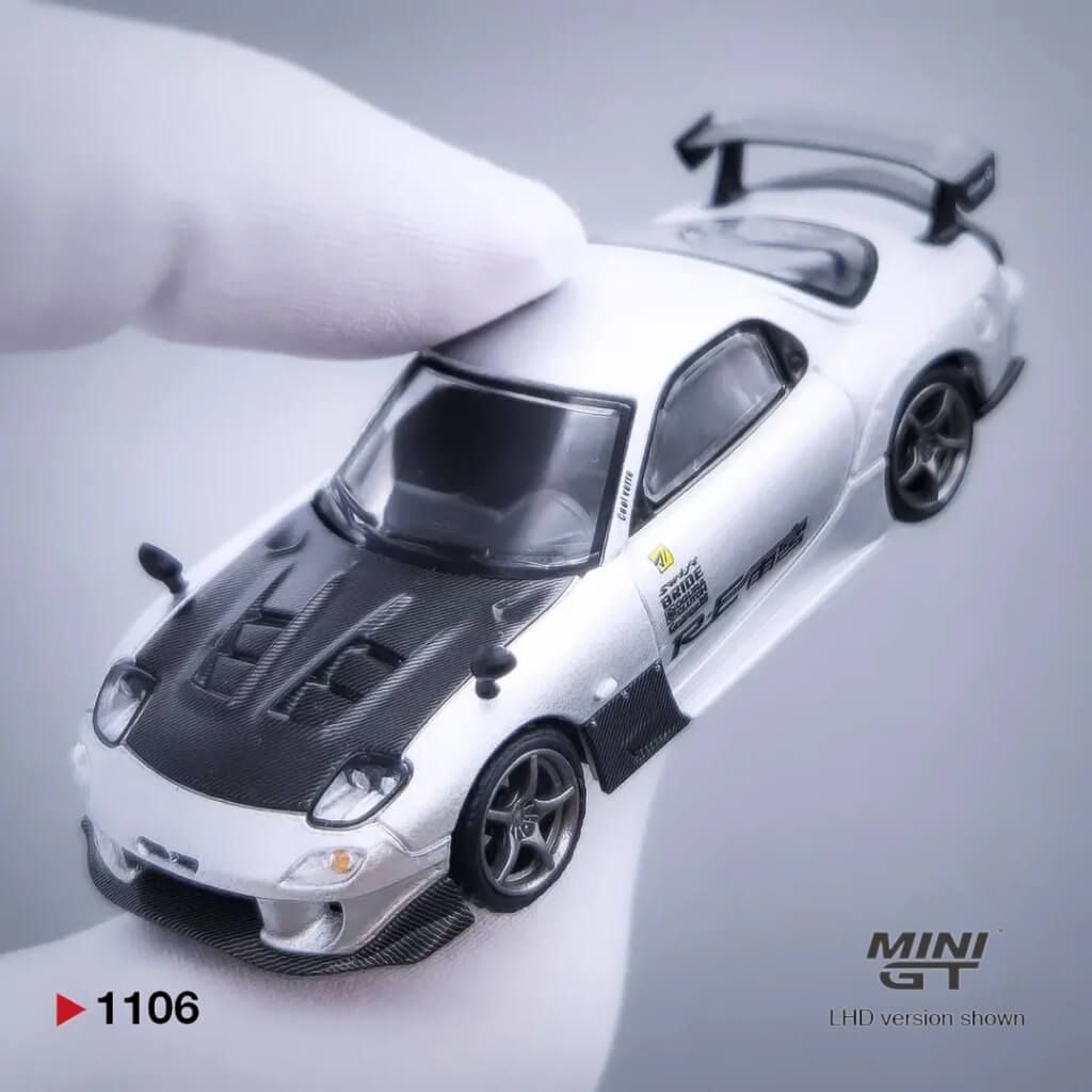 Mô hình xe Mazda RX-7 RE-Amemiya 1:64 MiniGT