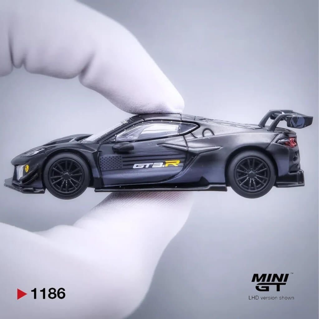 Mô hình xe Chevrolet Corvette Z06 GT3.R 1:64 MiniGT