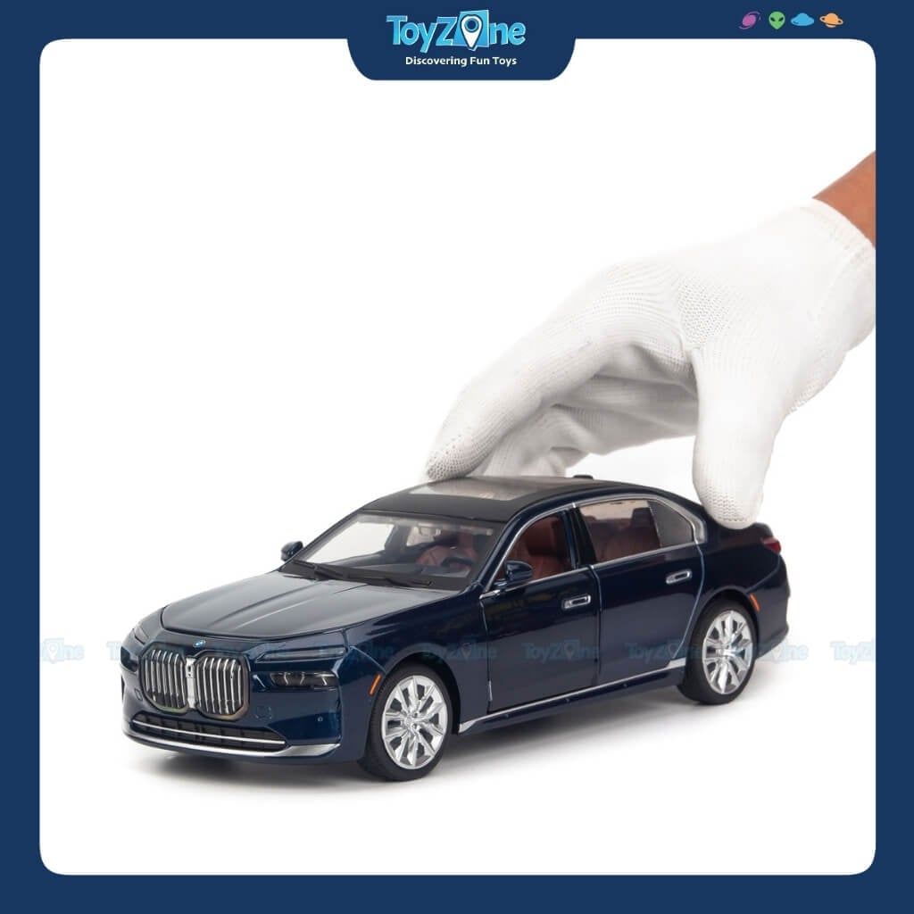 Mô hình xe BMW I7 Refined Edition 1:24 CCA