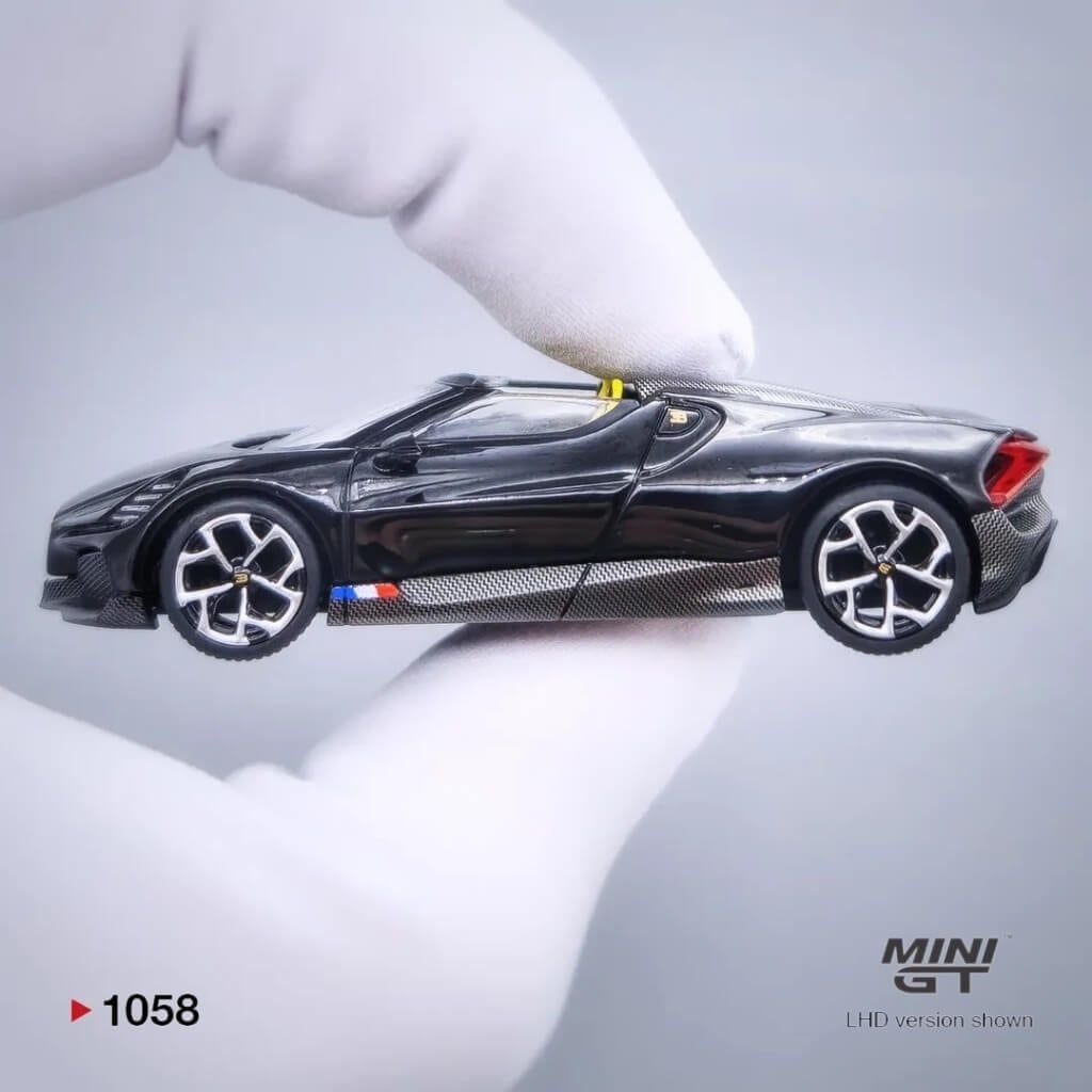 Mô hình xe Bugatti W16 Mistral 1:64 MiniGT