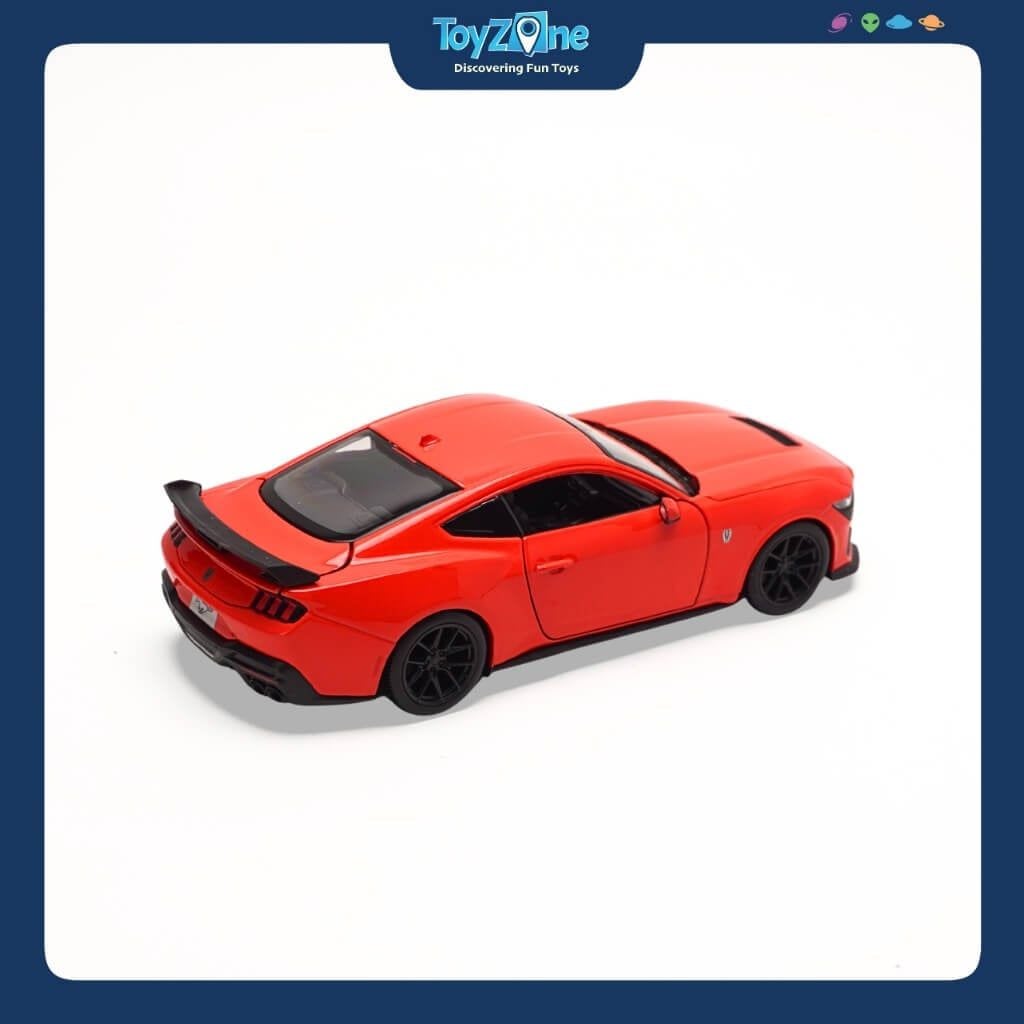 Mô hình xe Ford Mustang Dark Horse 2024 1:24 MAISTO