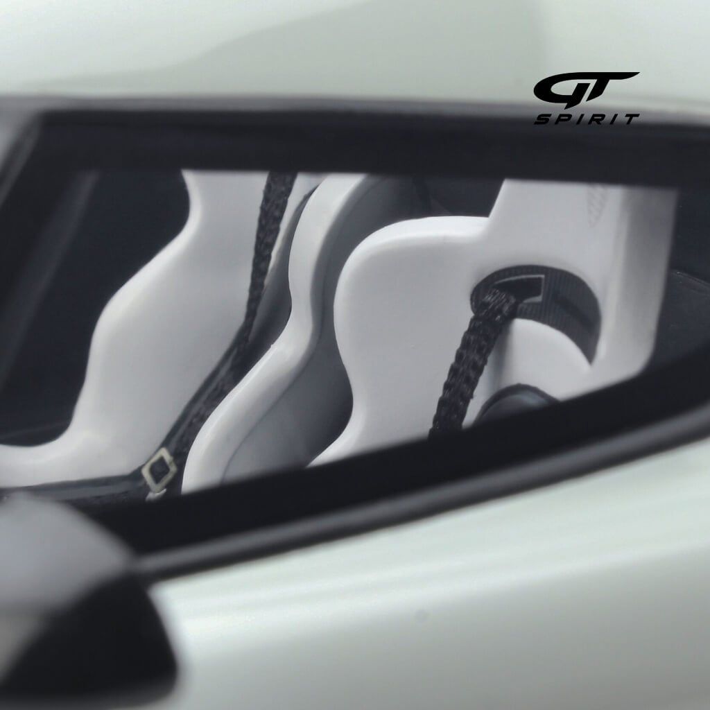 Mô hình xe Koenigsegg Jesko Absolut 2022 1:18 GT SPIRIT