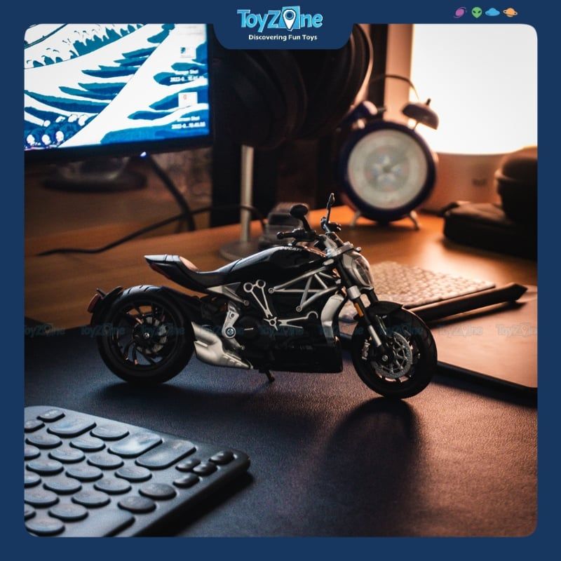 Mô hình xe mô tô Ducati X Diavel S 1:12 Maisto