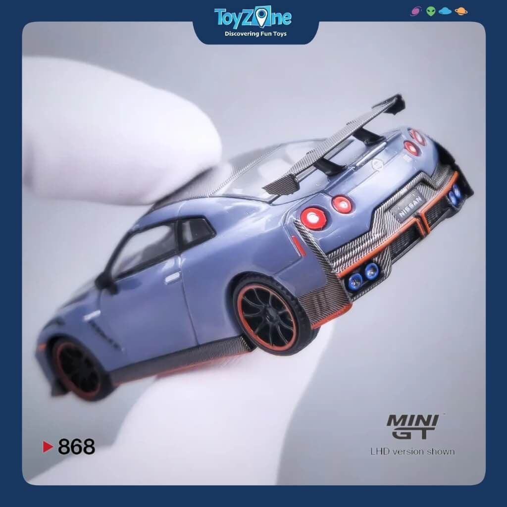 Mô hình xe Nissan GT-R Nismo ( R35 ) 2024 1:64 MiniGT
