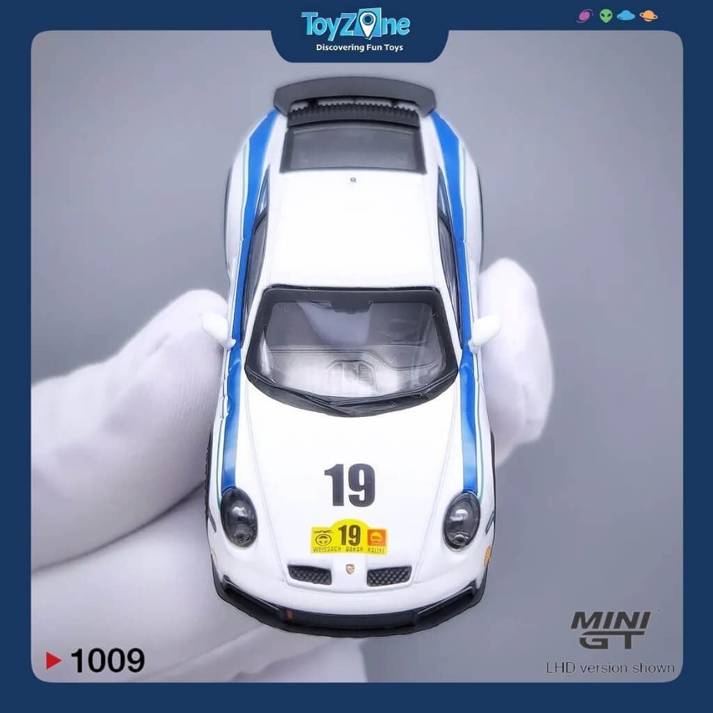 Mô hình xe Porsche 911 Dakar 1:64 MiniGT