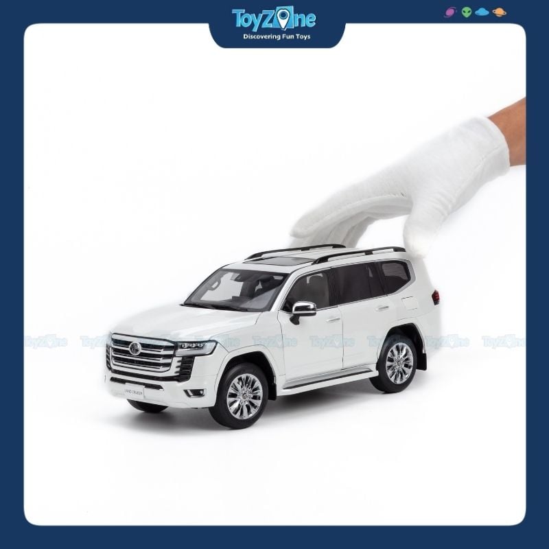 Mô hình xe Toyota Land Cruiser LC300 ZX 1:18 LCD