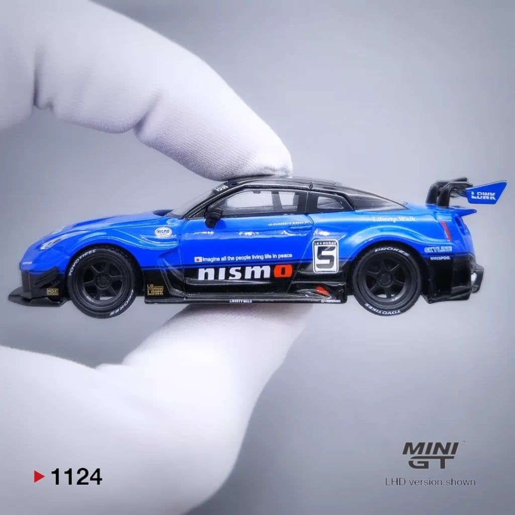 Mô hình xe Nissan 35GT-RR  LB-Silhouette WORKS GT Ver.2 MiniGT