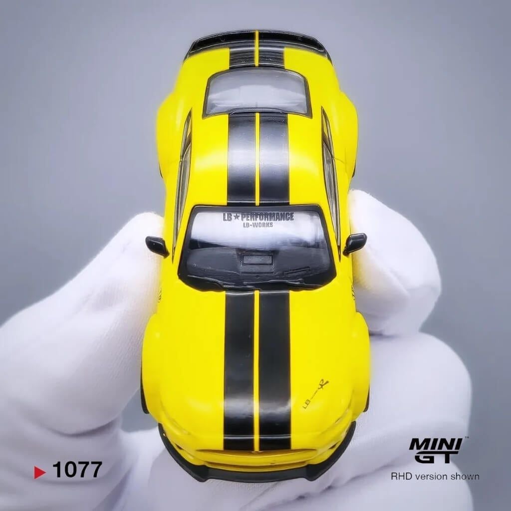 Mô hình xe Ford Mustang LB-Works 1:64 MiniGT