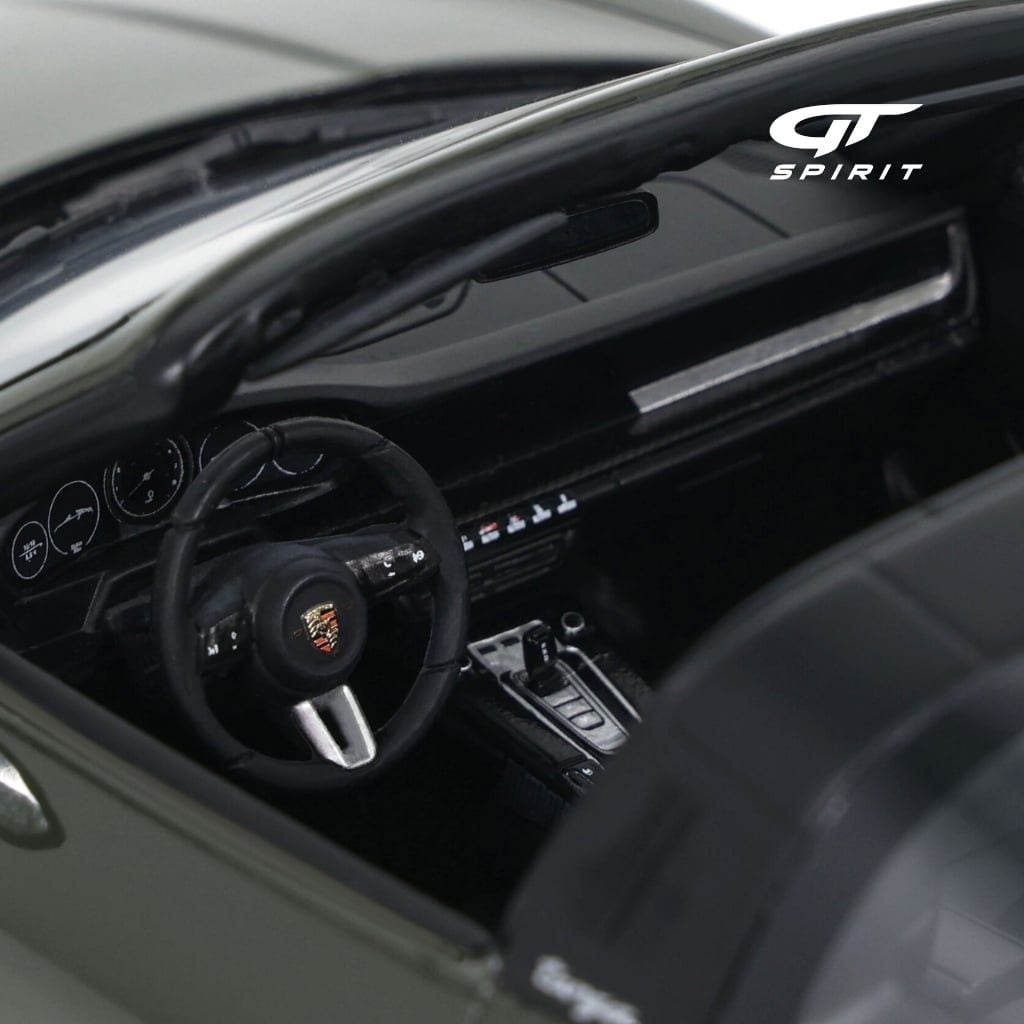 Mô hình xe Porsche 911 ( 992 ) Targa 4S 2020 1:18 GT SPIRIT