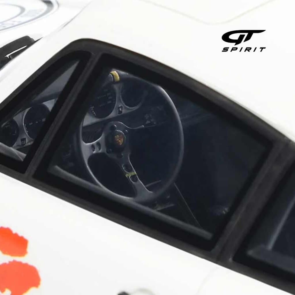 Mô hình xe Porsche 911 RWB Akira 2024 1:18 GT SPIRIT