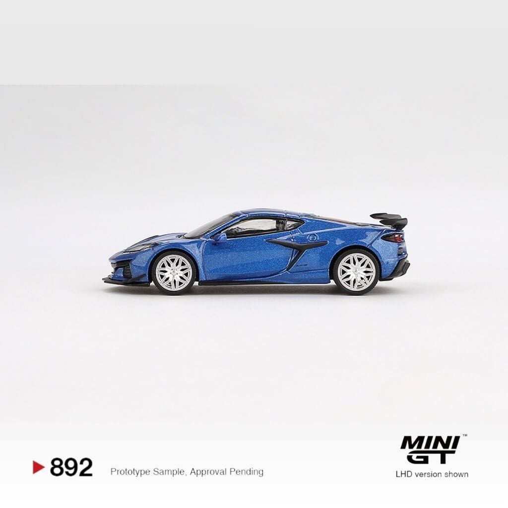 Mô hình xe Chevrolet Corvette Z06 1:64 MiniGT