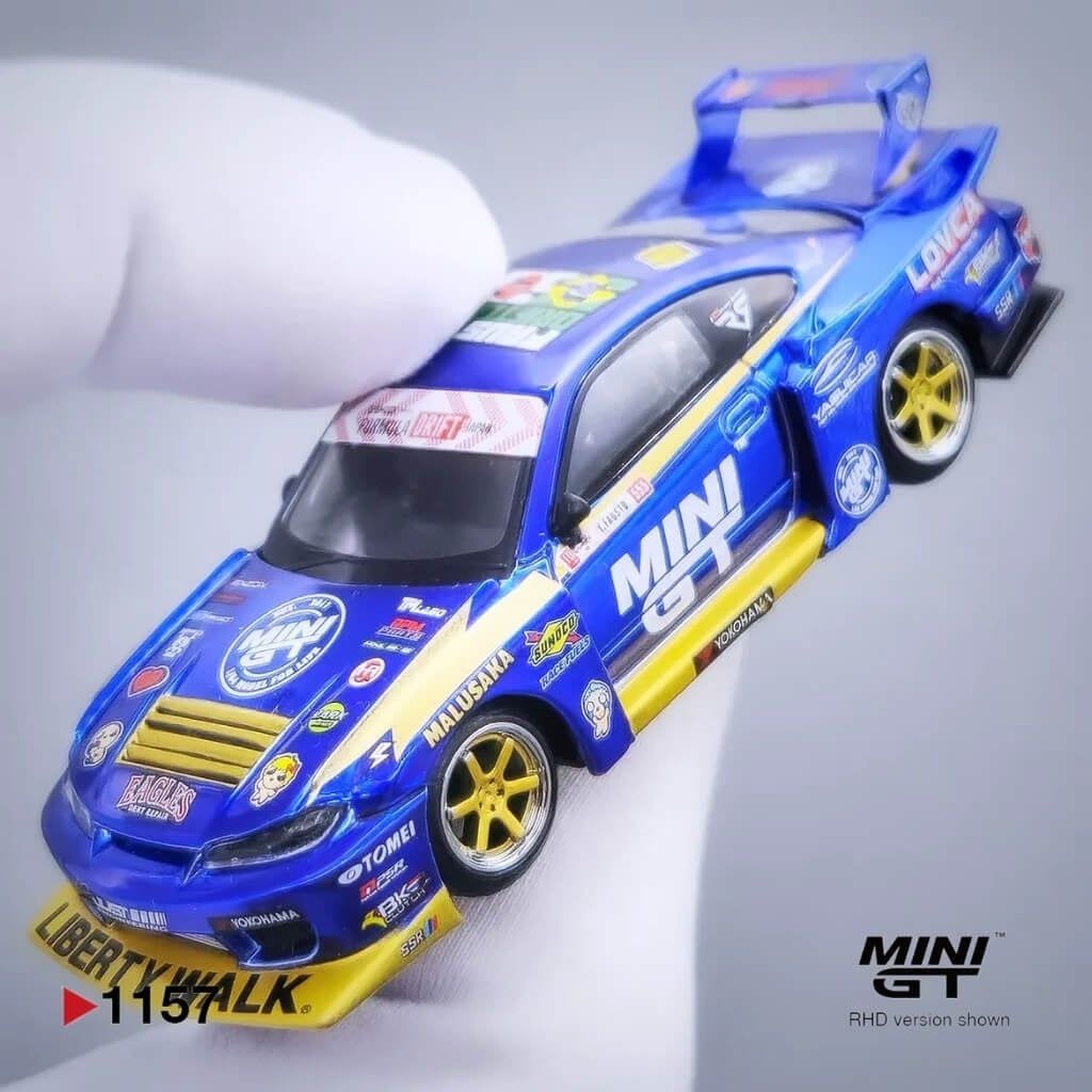 Mô hình xe Nissan LB-Super Silhouette S15 Silvia 1:64 MiniGT