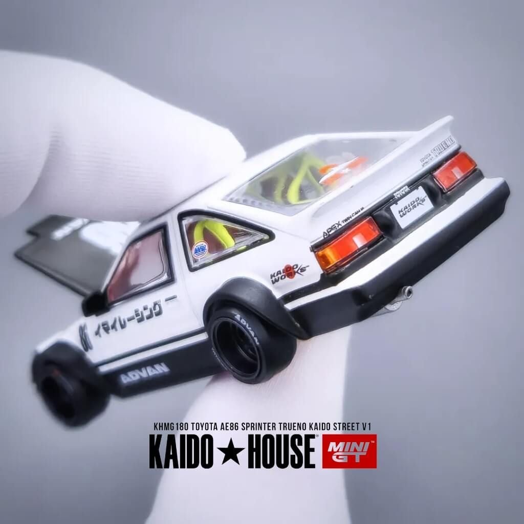 Mô hình xe Toyota AE86 Sprinter Trueno 1:64 KAIDO HOUSE x MiniGT