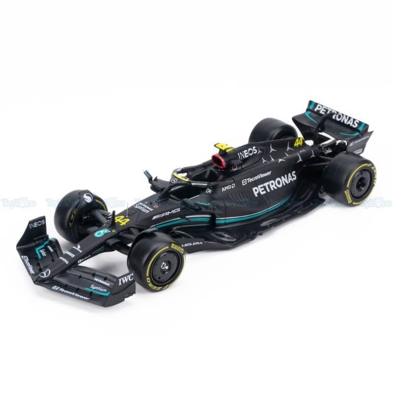 Mô hình xe F1 Mercedes-AMG F1 W14 E Perfomance W/ Driver 1:24 BBURAGO