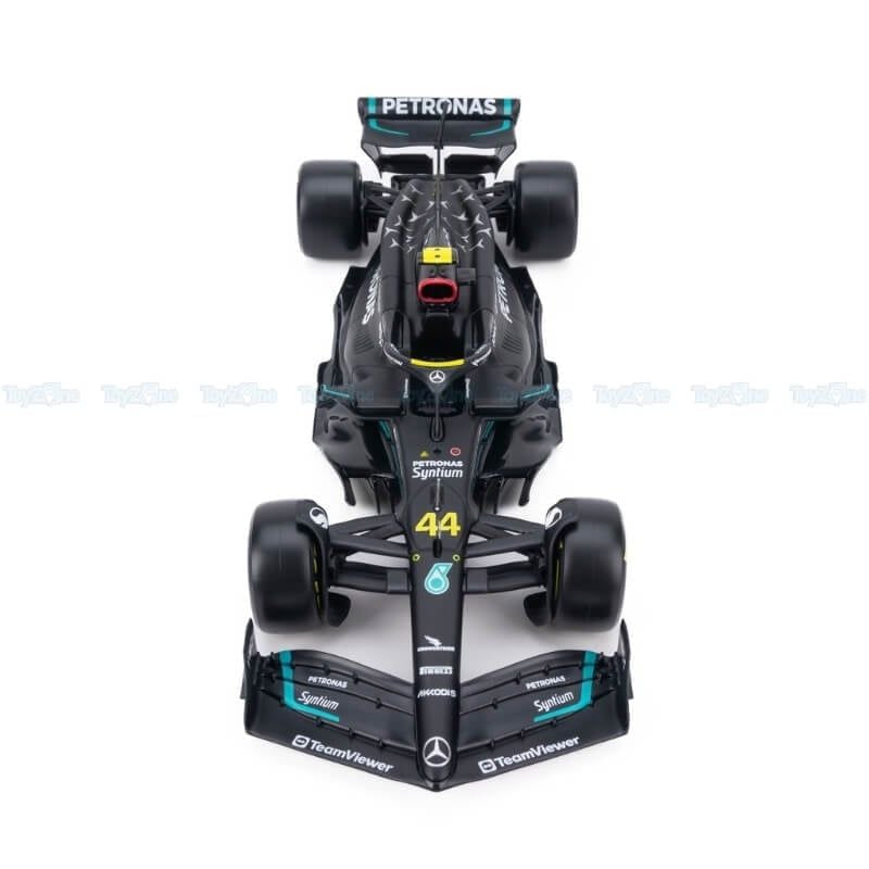 Mô hình xe F1 Mercedes-AMG F1 W14 E Perfomance W/ Driver 1:24 BBURAGO