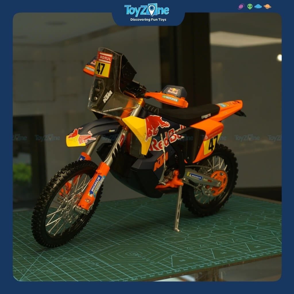 Mô hình xe Red Bull KTM 450 Rally Dakar 2024 1:6 MAISTO