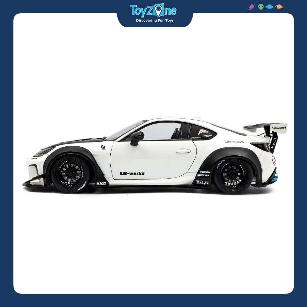 Mô hình xe Toyota GR86 LBWK Body Kit 2024 1:18 SOLIDO
