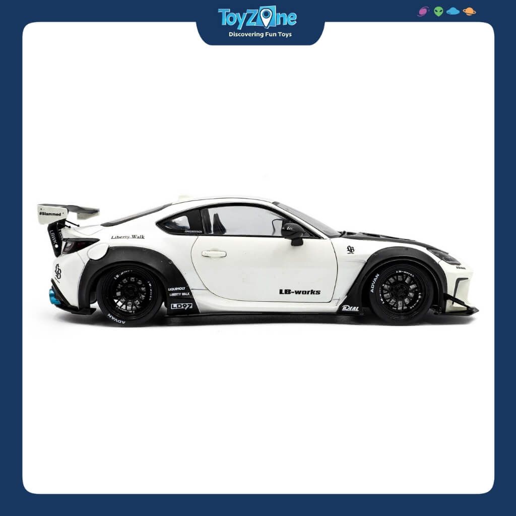 Mô hình xe Toyota GR86 LBWK Body Kit 2024 1:18 SOLIDO