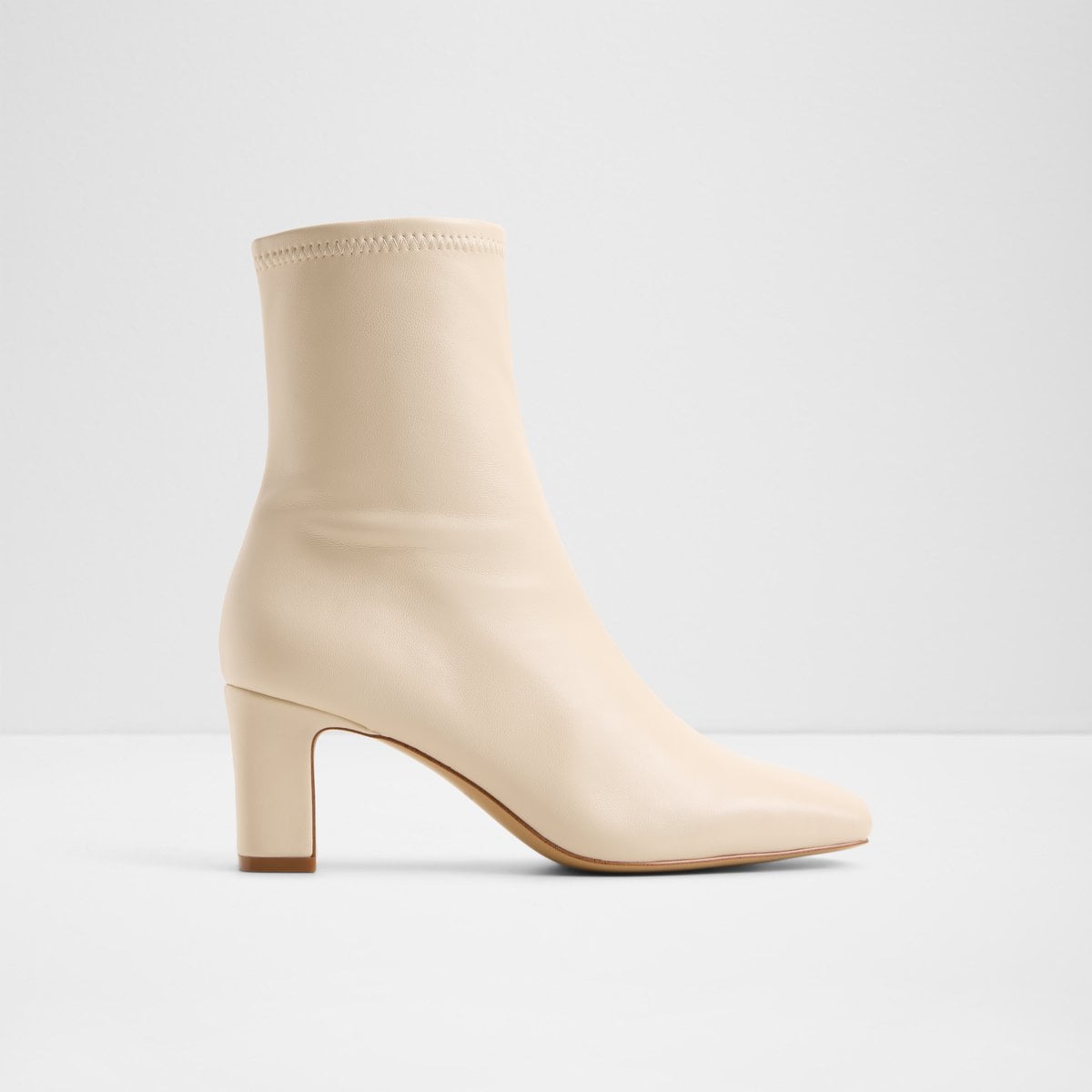 GIÀY BOOTS CỔ THẤP GÓT VUÔNG KAYIA