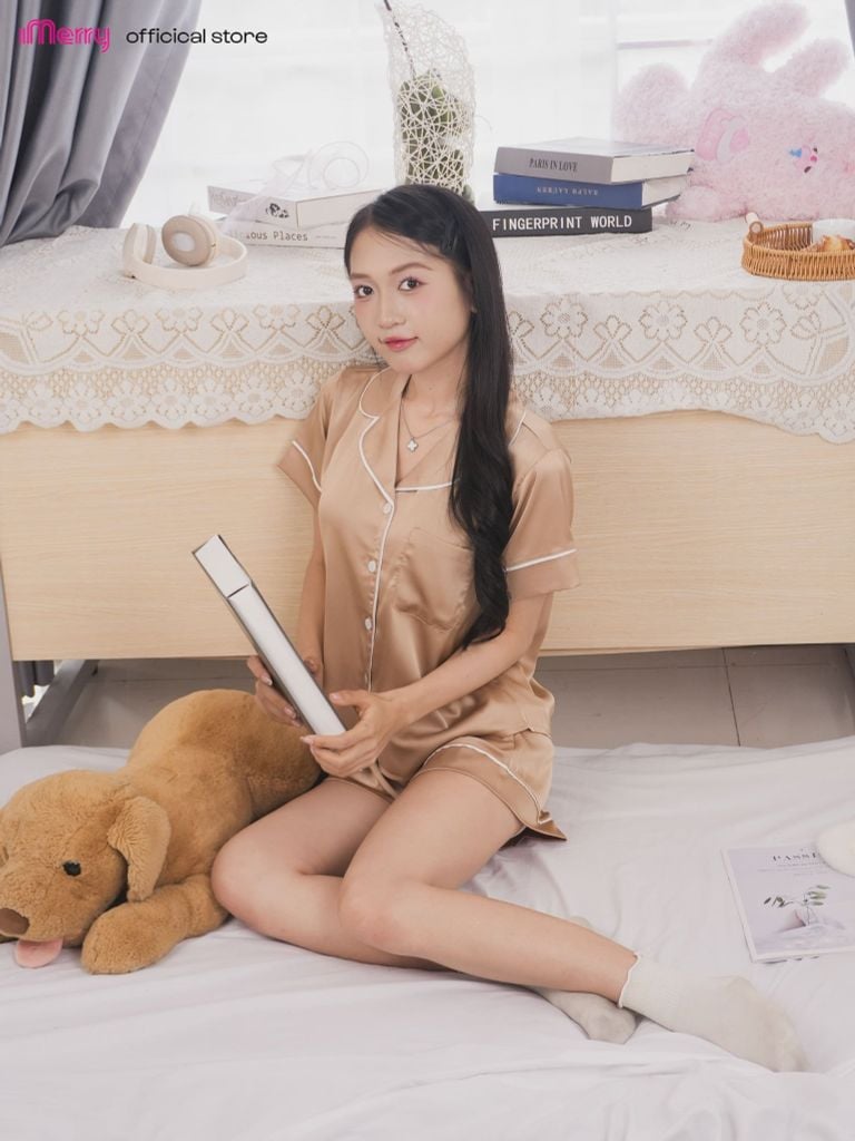 Bộ pyjama đùi lụa cao cấp iMerry chất latin, đồ bộ mặc nhà tay ngắn quần ngắn họa tiết trơn BD012