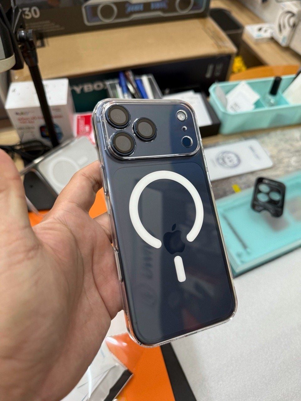  Ốp 17 Promax Memumi Trong Magsafe- Không ố Vàng, mỏng nhẹ (chất liệu nhựa cứng PC) 