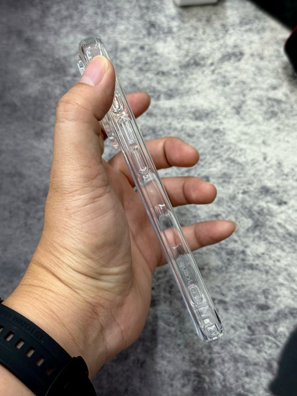  Ốp 17 Pro Likgus Trong Bảo Vệ Cam 