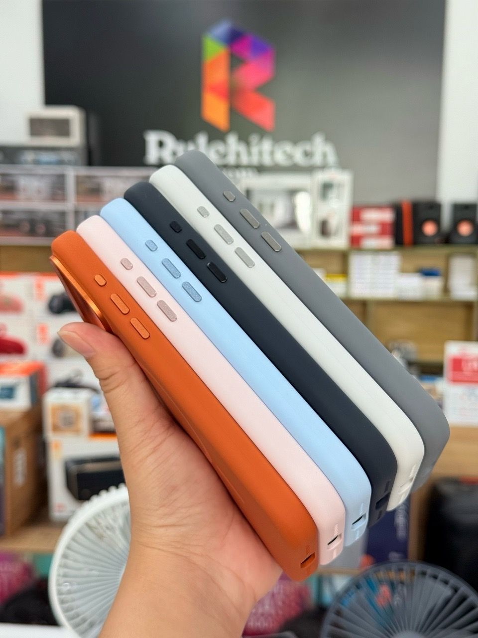  Ốp 17 Promax Mutural Silicon - Đen 