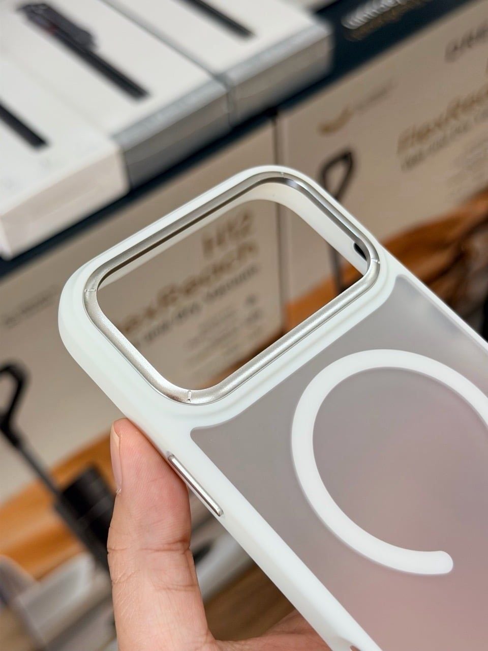  Ốp 17 Promax Wiwu Armor Pro-Trắng 