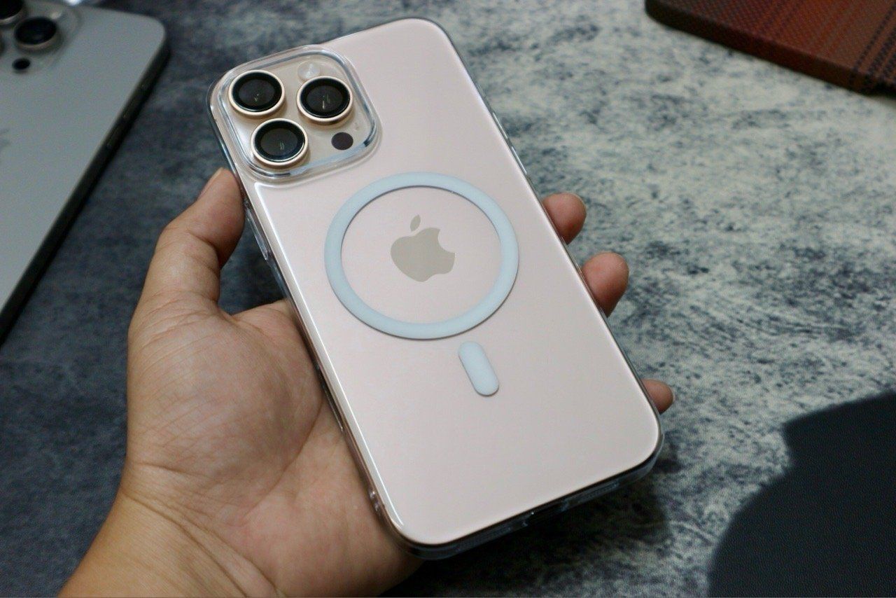  Ốp 15 Plus Likgus PC Magsafe 