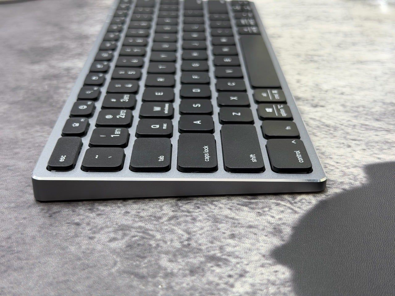  Bàn Phím Dux Ducis LK Mini Hợp Kim Nhôm - Đen 