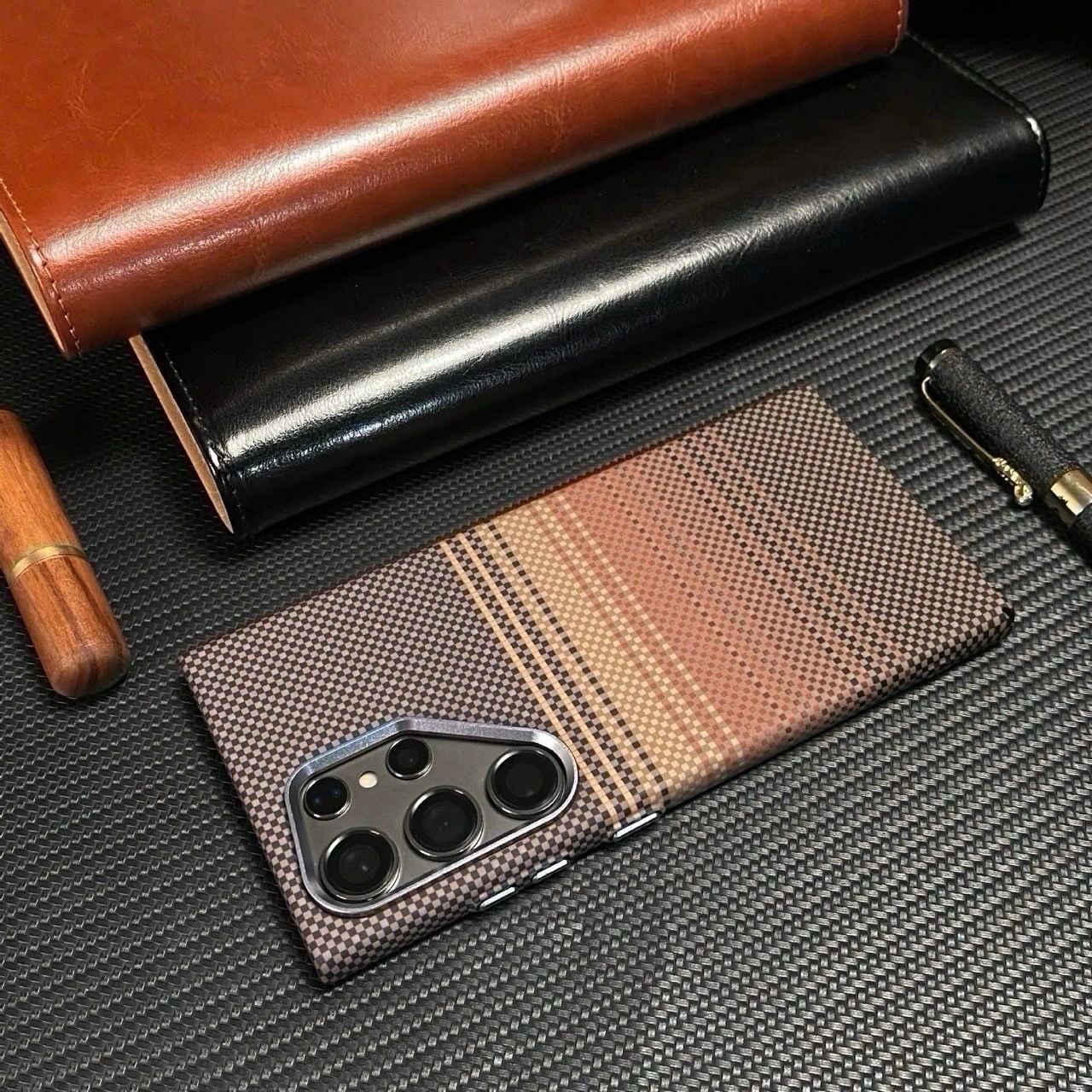  Ốp S25 Ultra Vân Carbon- Sunset 