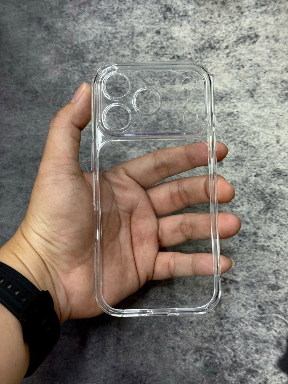  Ốp 17 Pro Likgus Trong Bảo Vệ Cam 