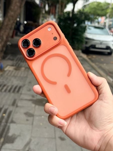  Ốp 17 Pro Likgus Nhám Magsafe - Cam 