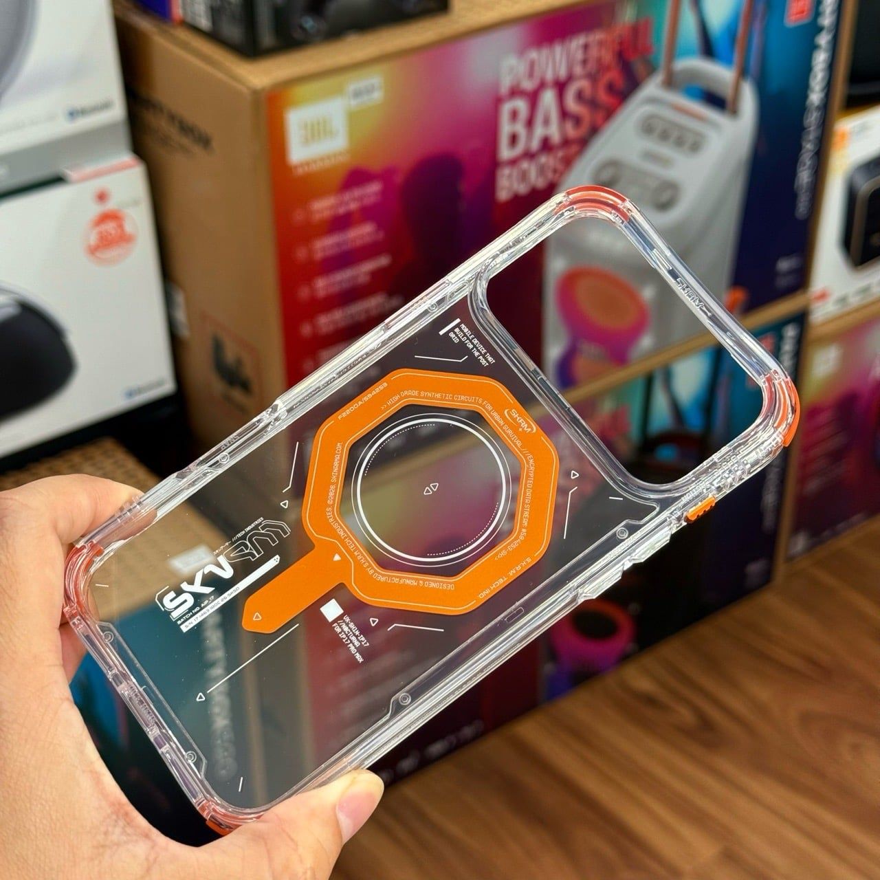  Ốp 17 Promax Skinarma Magma - Orange 