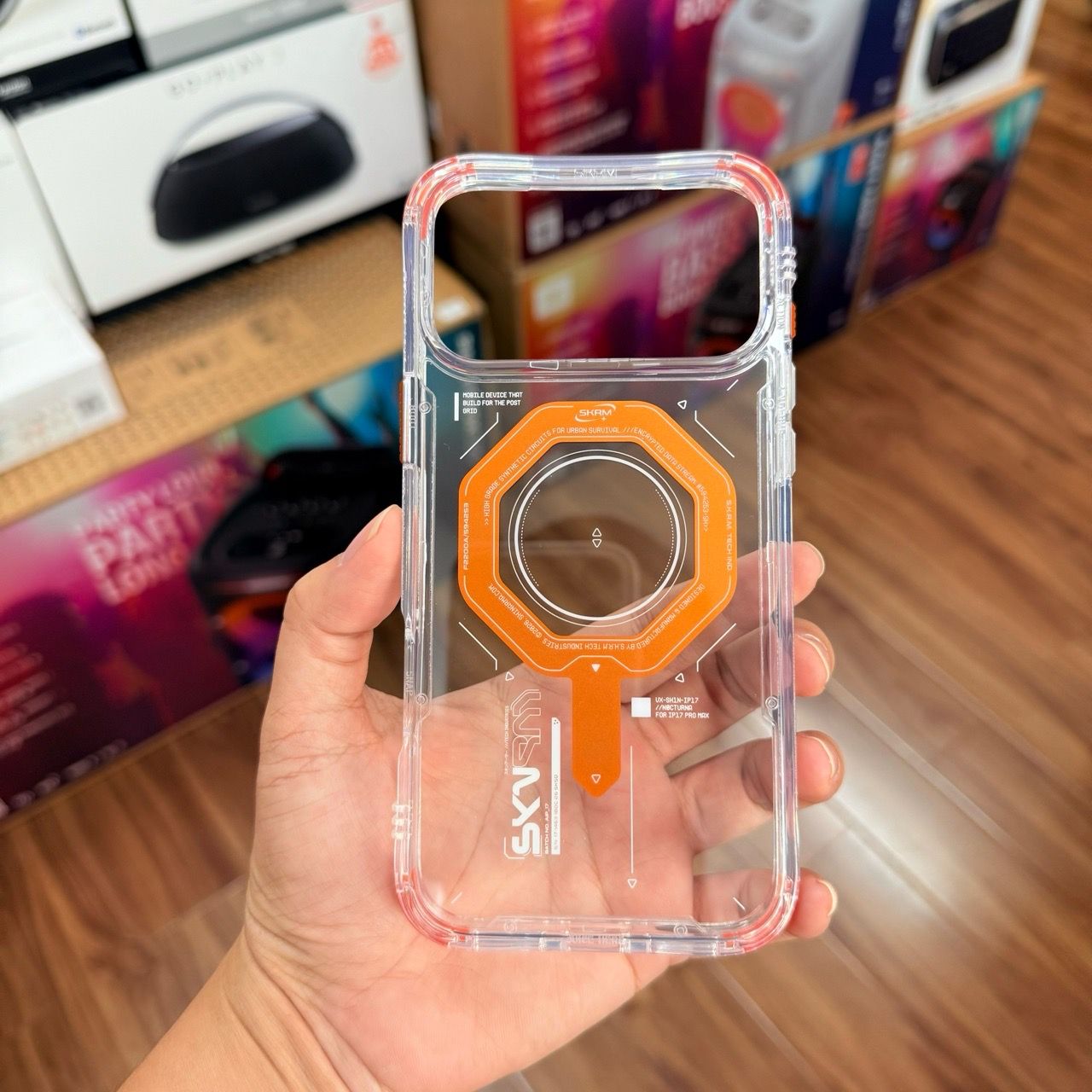  Ốp 17 Promax Skinarma Magma - Orange 