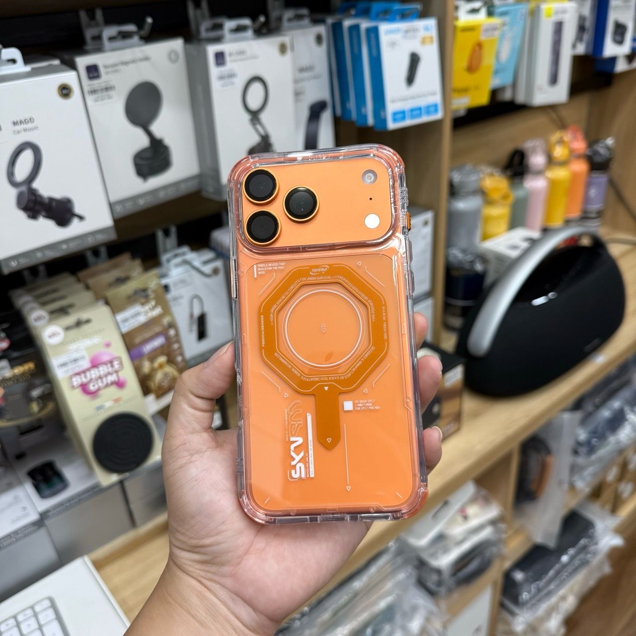  Ốp 17 Promax Skinarma Magma - Orange 