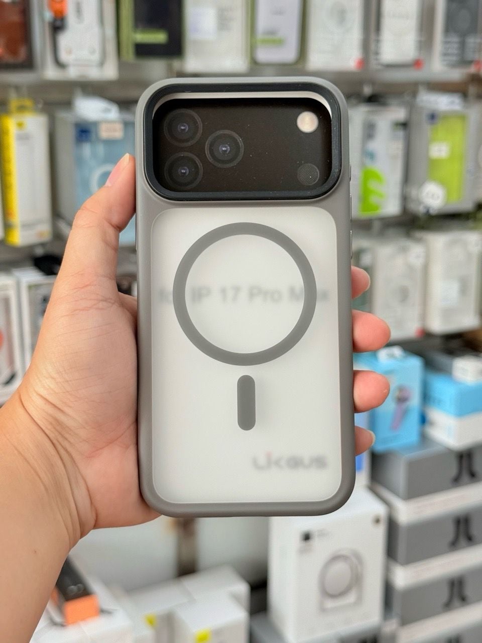  Ốp 17 Promax Likgus Nhám Magsafe - Natural 