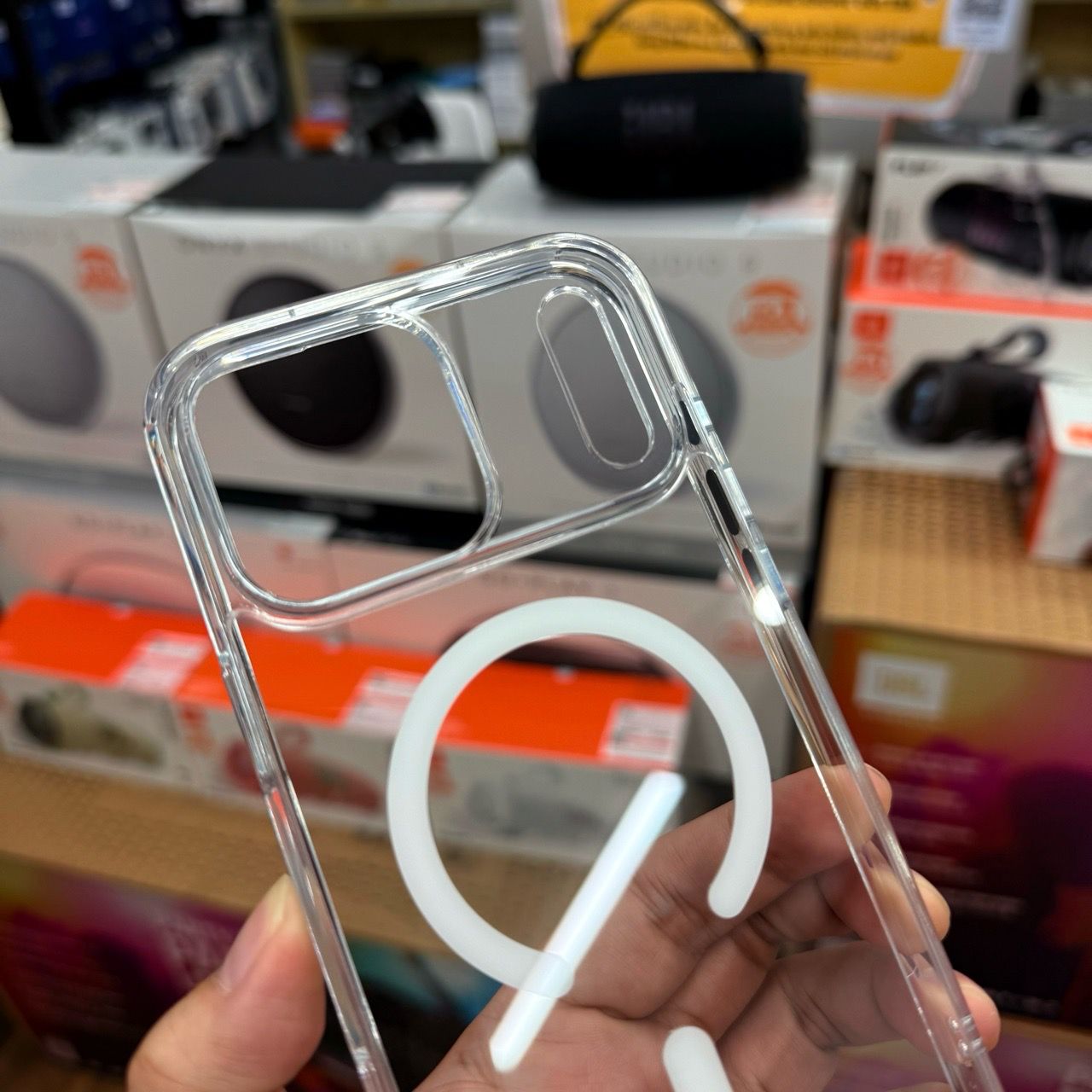  Ốp 17 Promax Likgus Ji Magsafe Nút kim loại - Viền Dẻo Lưng Cứng 